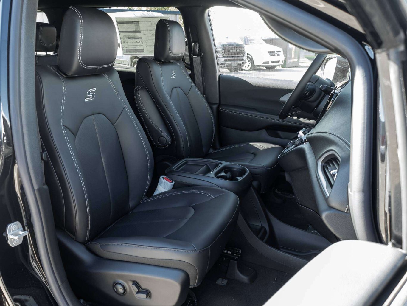 2027 Chrysler Pacifica SELECT ALL NEW DESIGN LOW RATES