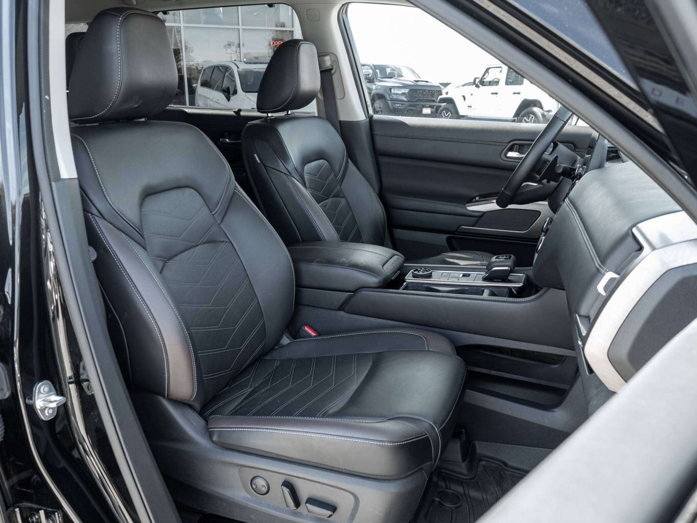 2024 Nissan Pathfinder PLATINUM SPECIAL FEATURE 7 PASSENGER LOADED