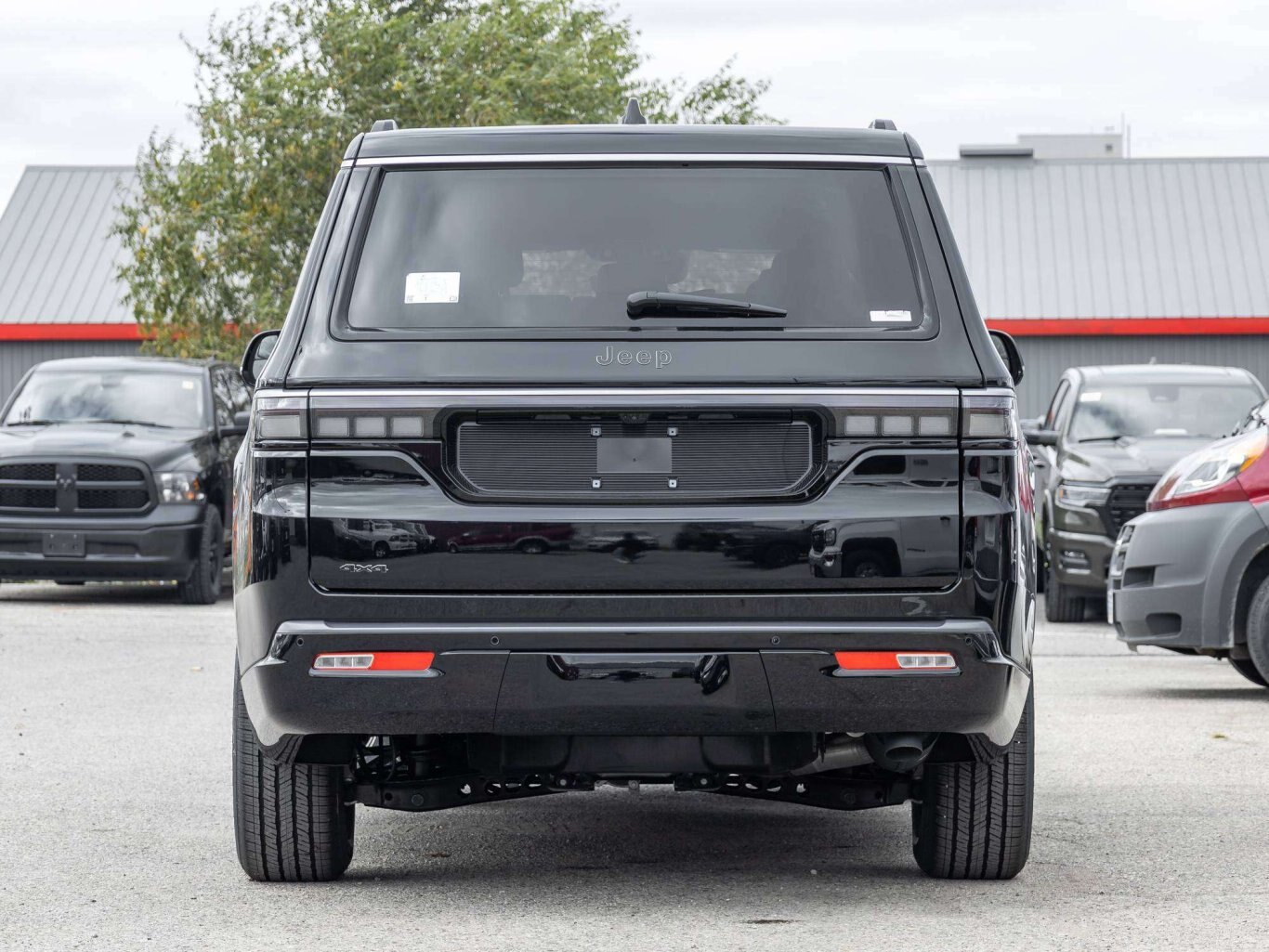 2027 Jeep Grand Wagoneer LONG WHEEL BASE 8 PASSENGER BRAND NEW 4X4