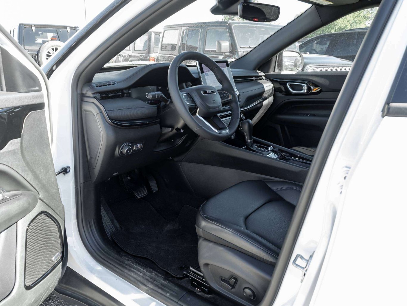 2026 Jeep Compass LIMITED BLIND SPOT POWER DOORS KEYLESS ENTRY