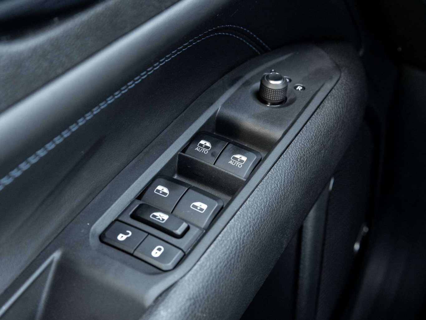 2026 Jeep Compass LIMITED BLIND SPOT POWER DOORS KEYLESS ENTRY