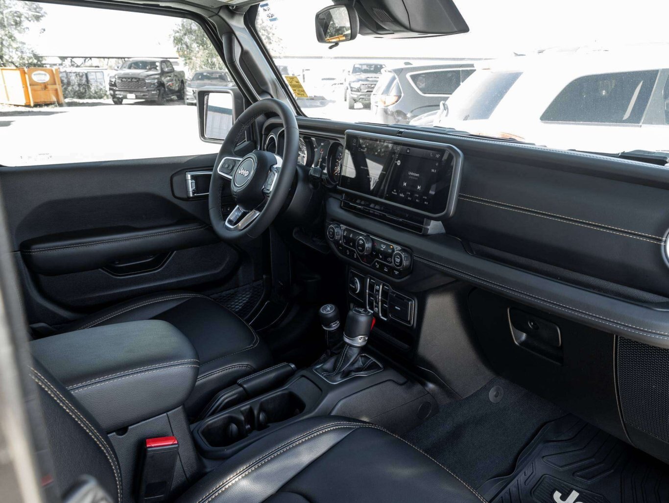 2025 Jeep Wrangler SAHARA LEATHER SAFETY HTD SEAT RMT START