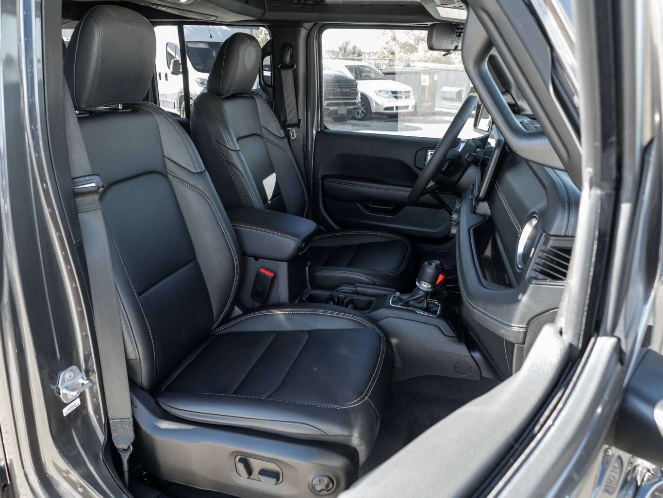 2025 Jeep Wrangler SAHARA LEATHER SAFETY HTD SEAT RMT START