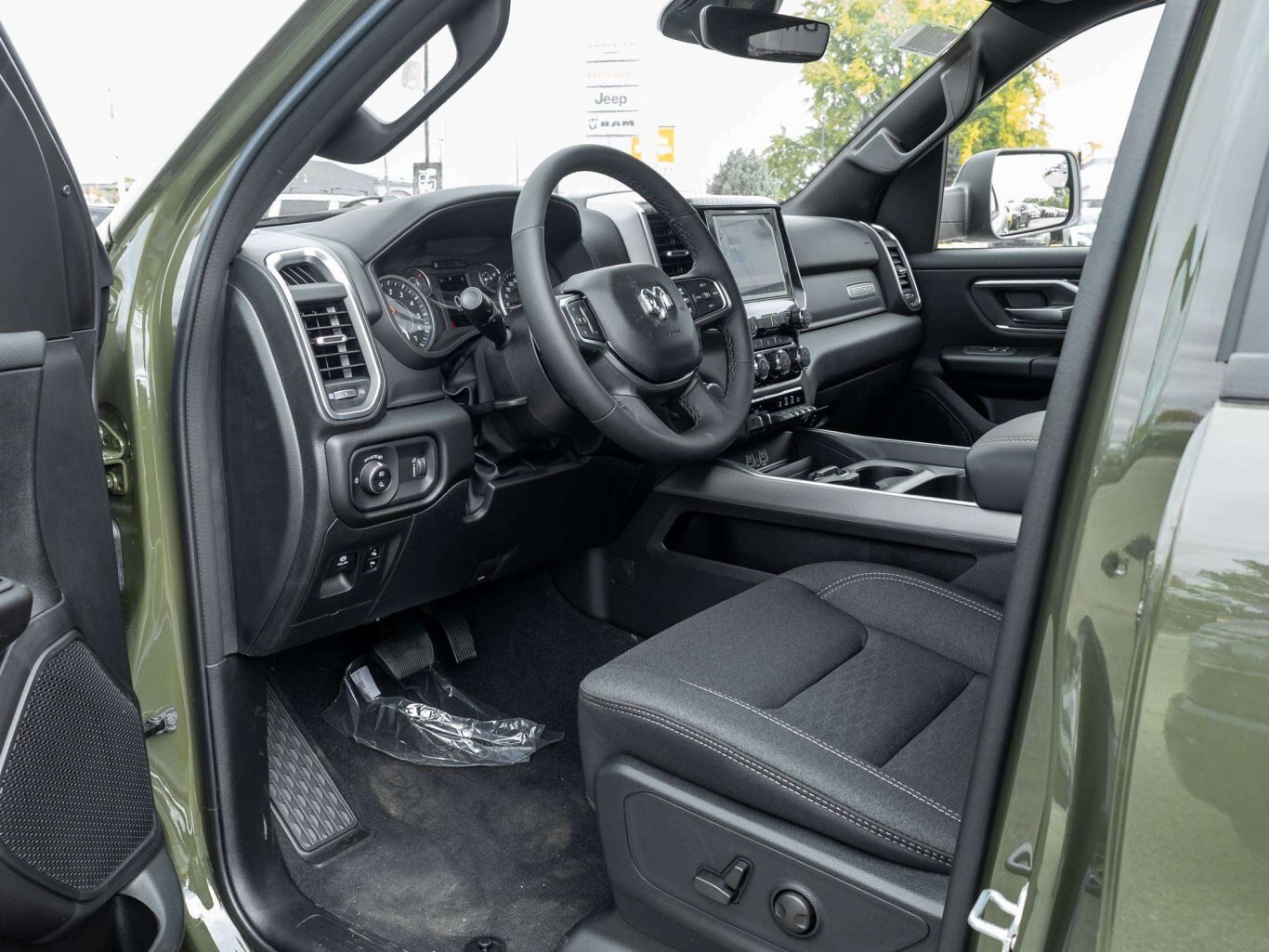 2027 Ram 1500 Big Horn 4x4 Crew Cab 5'7 Box