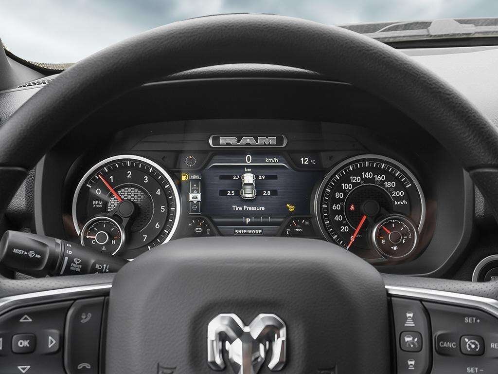 2026 Ram 1500 Express 4x4 Crew Cab 5'7 Box