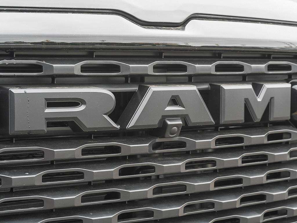 2026 Ram 1500 Express 4x4 Crew Cab 5'7 Box