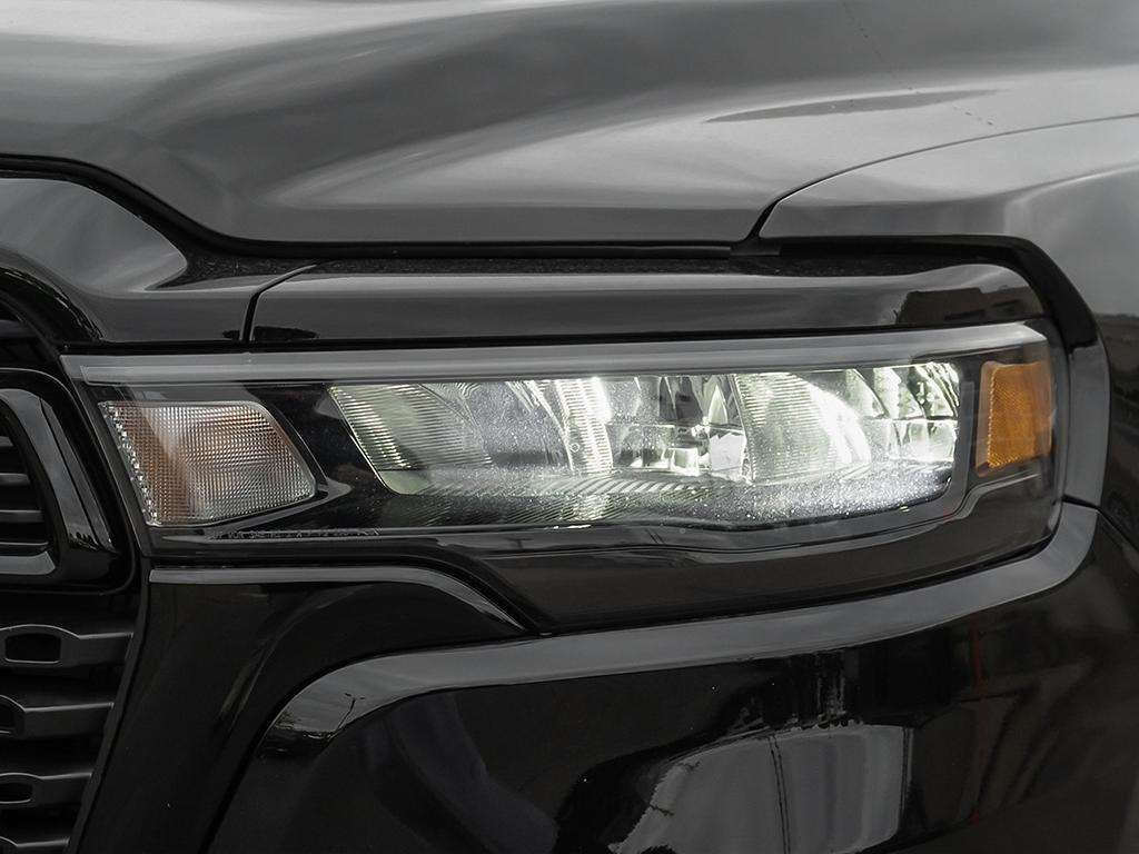 2026 Ram 1500 Express 4x4 Crew Cab 5'7 Box