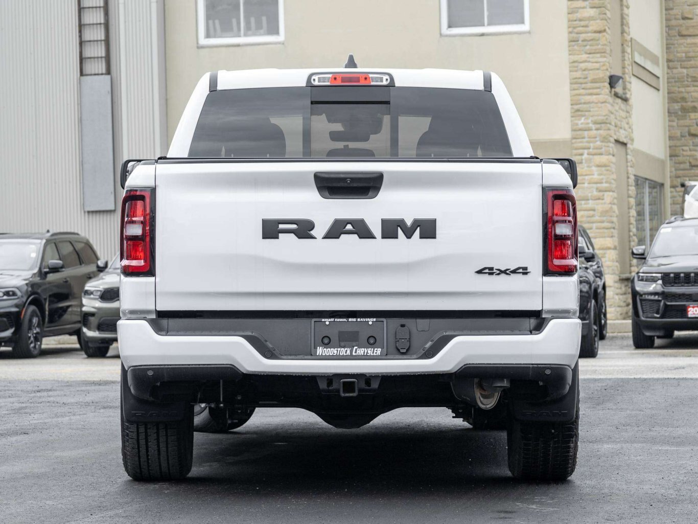 2026 Ram 1500 Express 4x4 Crew Cab 5'7 Box