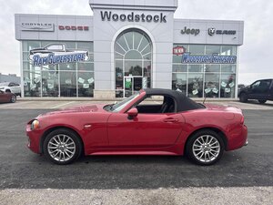 2017 FIAT 124 Spider SPECIAL FEATURE SAVE NOW LOW PAYMENTS LOW KM