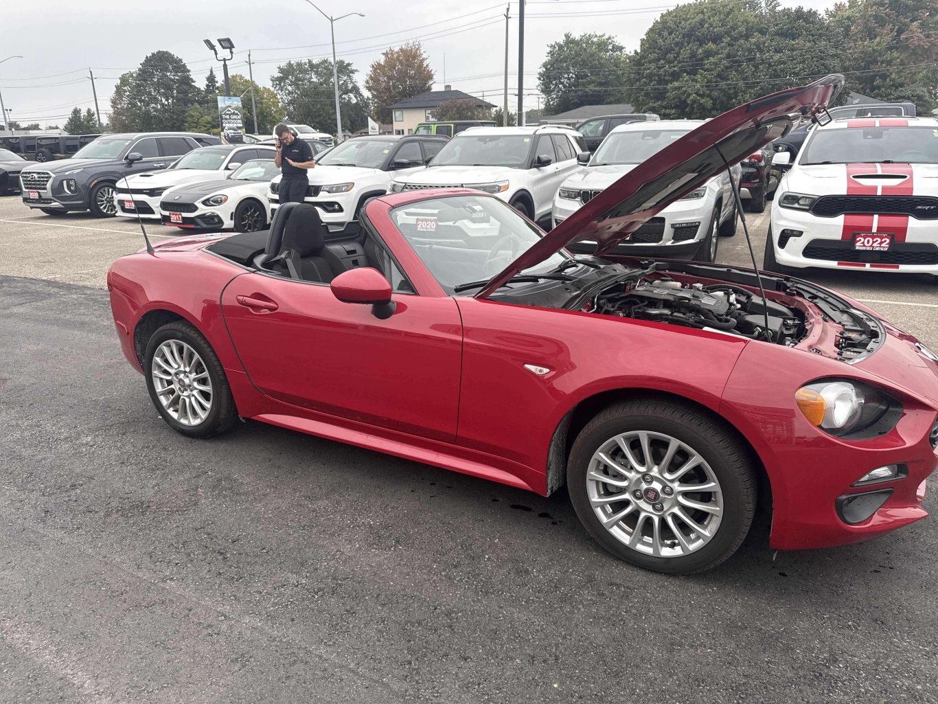 2017 FIAT 124 Spider SPECIAL FEATURE SAVE NOW LOW PAYMENTS LOW KM