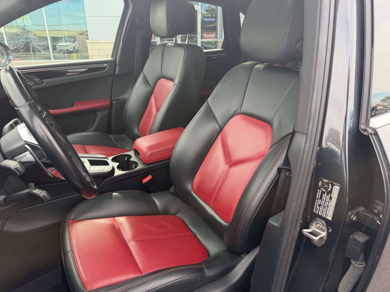 2020 Porsche Macan S AWD SPECIAL FEATURE LOW PAYMENTS AVAILABLE