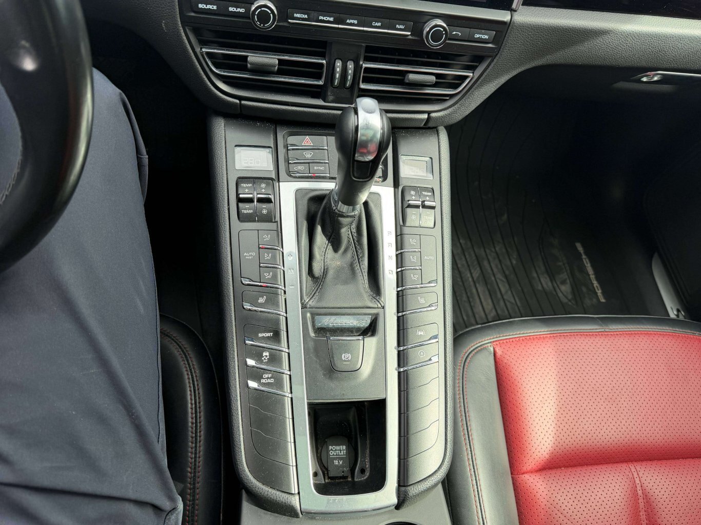 2020 Porsche Macan S AWD SPECIAL FEATURE LOW PAYMENTS AVAILABLE