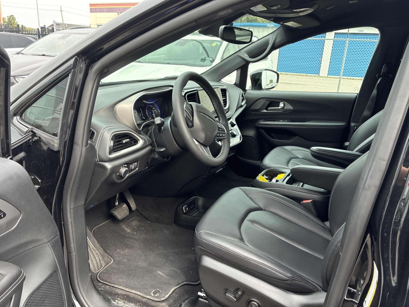 2027 Chrysler Pacifica S PKG POWER DOORS SPECIAL FEATURE LIKE NEW