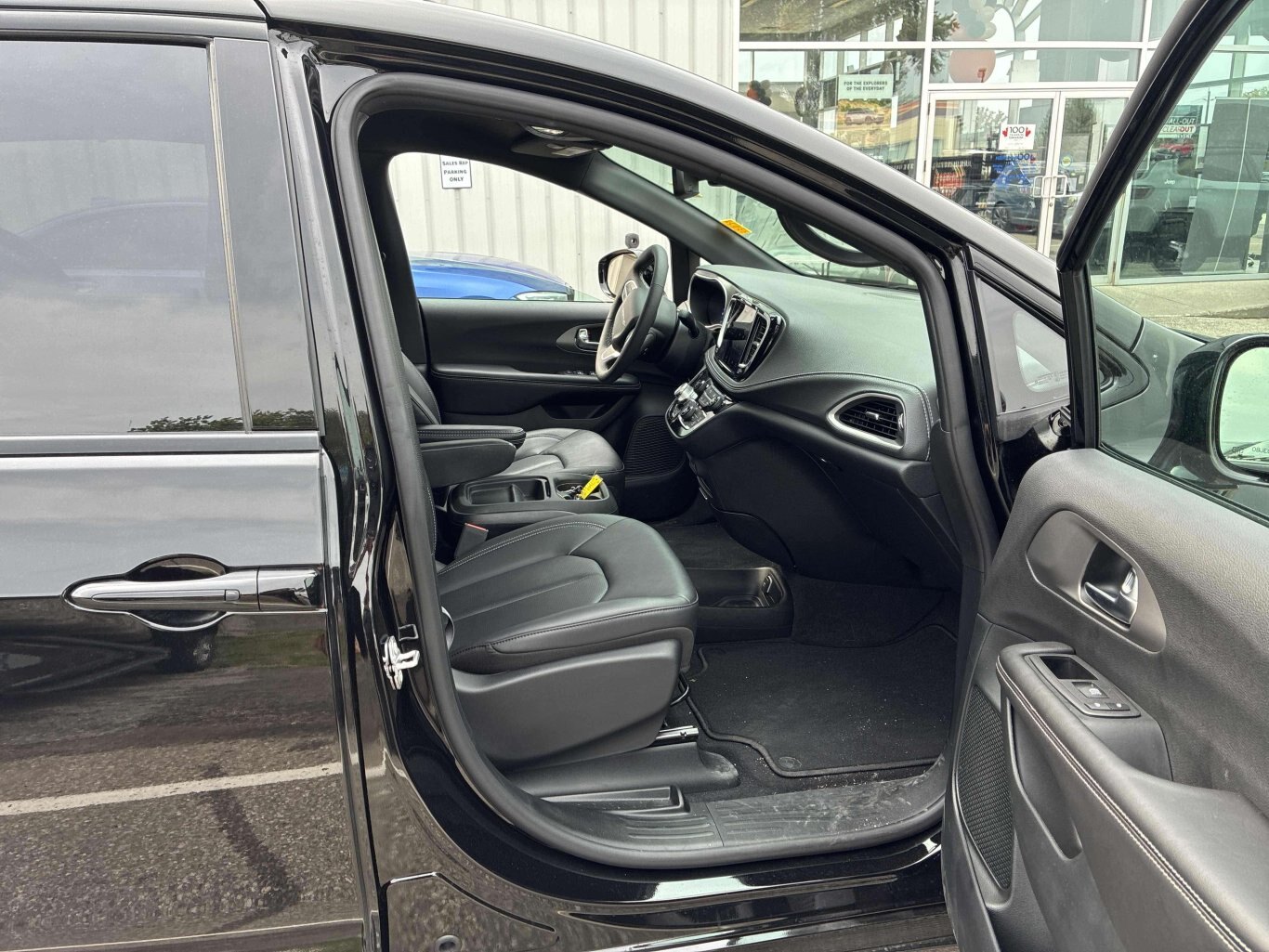 2027 Chrysler Pacifica S PKG POWER DOORS SPECIAL FEATURE LIKE NEW