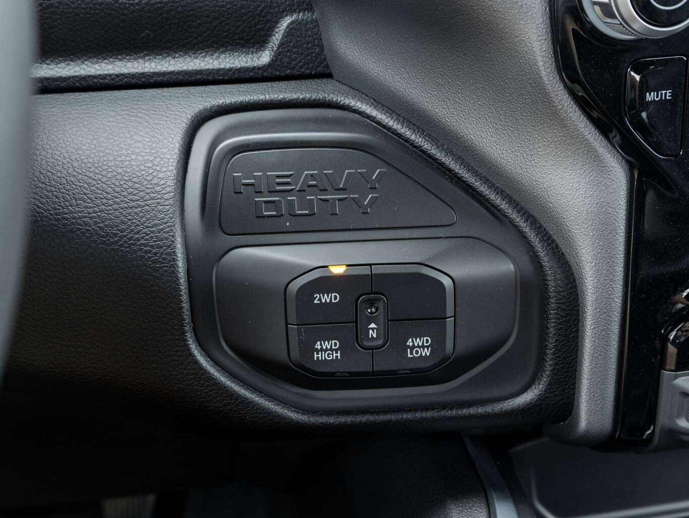 2025 Ram 2500 BIG HORN NIGHT PKG LV2 PKG 4X4 CLEAN TRUCK
