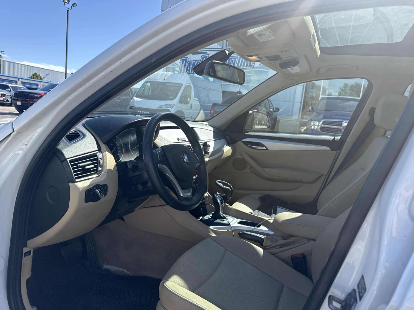 2014 BMW X1 xDrive LOW KMS GREAT ON GAS SUNROOF