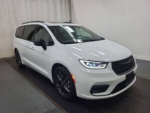 2026 Chrysler Pacifica LIMITED S PKG PANO ROOF 2 DVDS H/K AUDIO