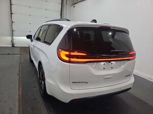 2026 Chrysler Pacifica LIMITED S PKG PANO ROOF 2 DVDS H/K AUDIO
