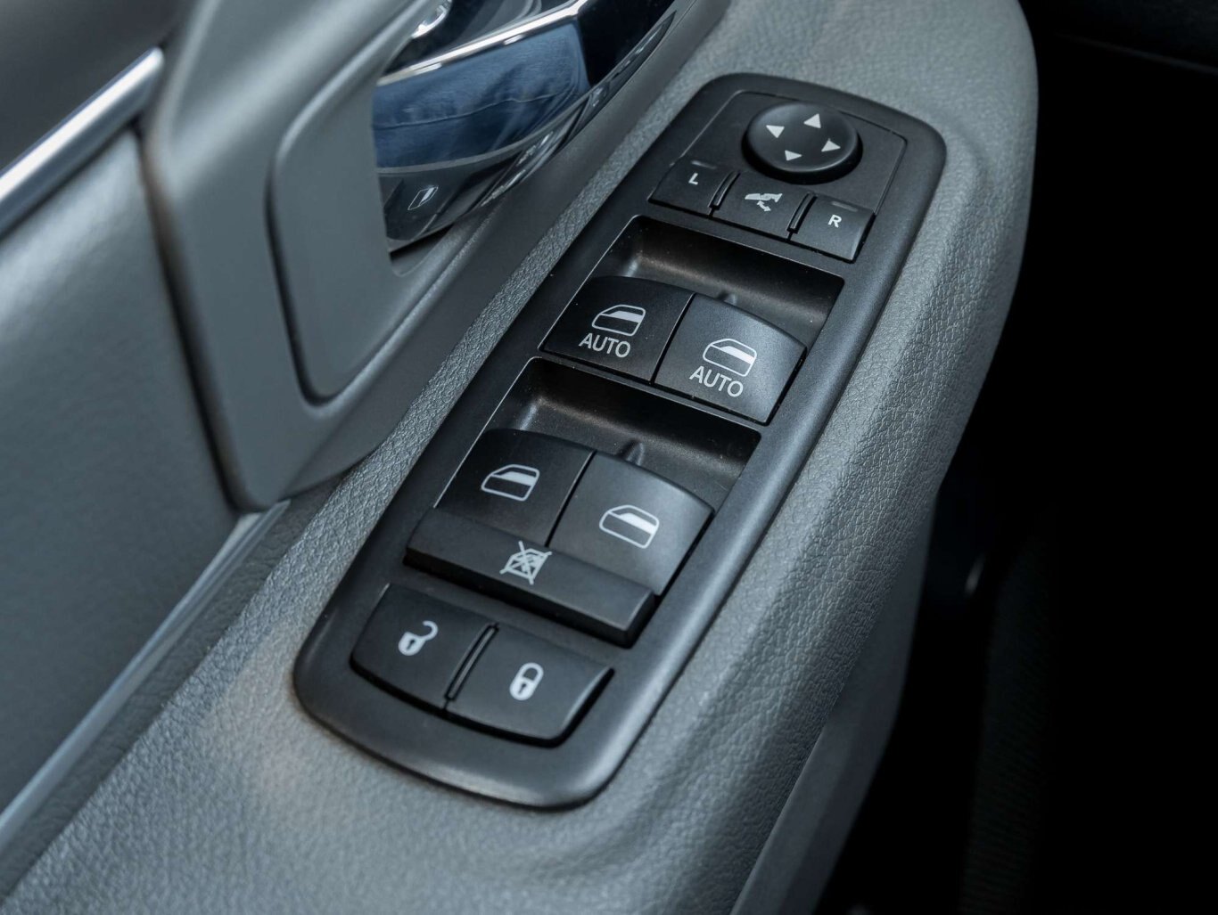 2018 Ram 1500 ECO DIESEL LOADED CHROME PKG LOW PAYMENTS