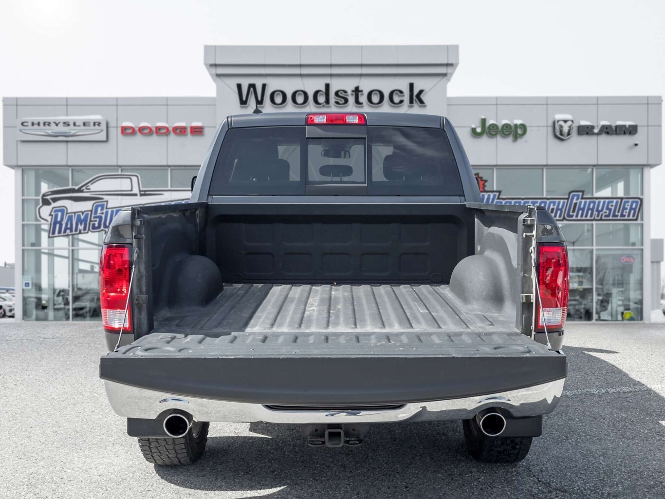 2018 Ram 1500 ECO DIESEL LOADED CHROME PKG LOW PAYMENTS