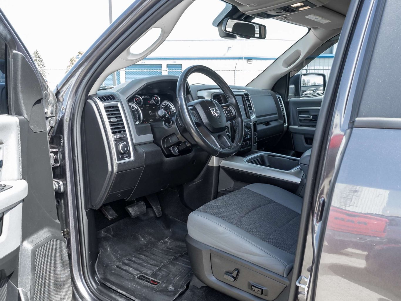 2018 Ram 1500 ECO DIESEL LOADED CHROME PKG LOW PAYMENTS