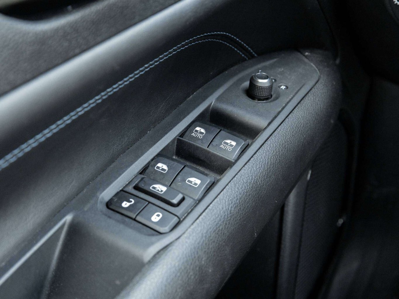 2026 Jeep Compass LIMITED ALTITUDE 4X4 FORMER CO CAR