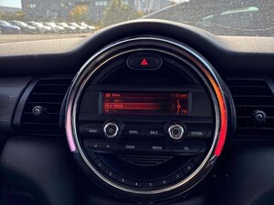 2015 MINI 3 Door LOW KMS MANUAL SUNROOF SPECIAL PURCHASE