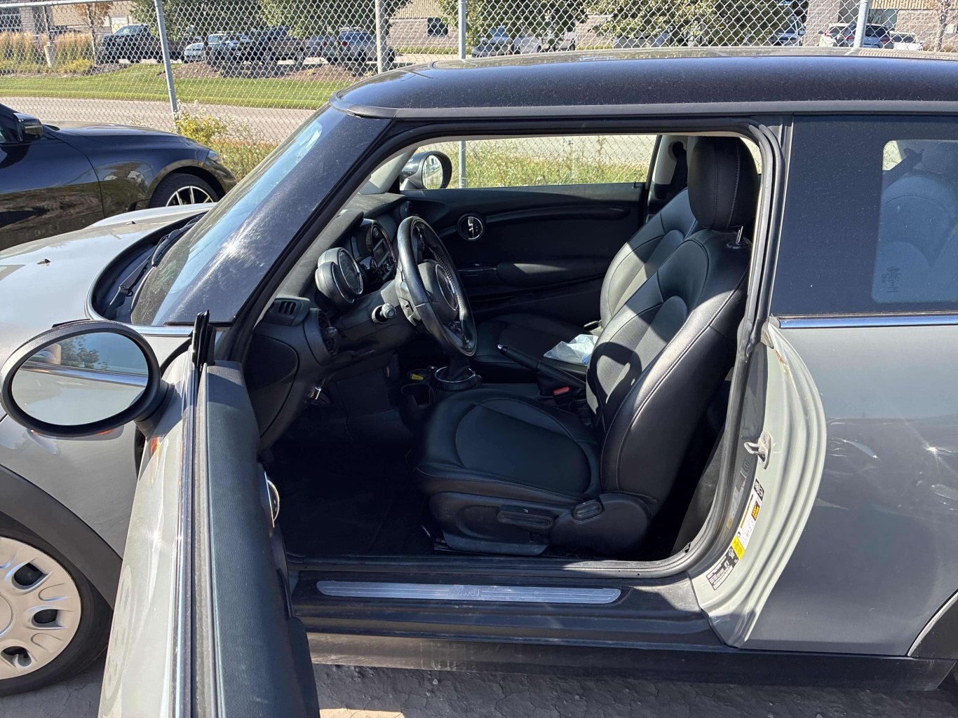 2015 MINI 3 Door LOW KMS MANUAL SUNROOF SPECIAL PURCHASE