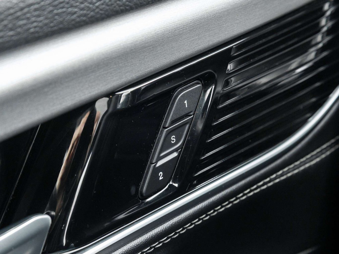 2024 Jeep Wagoneer Series II Carbide