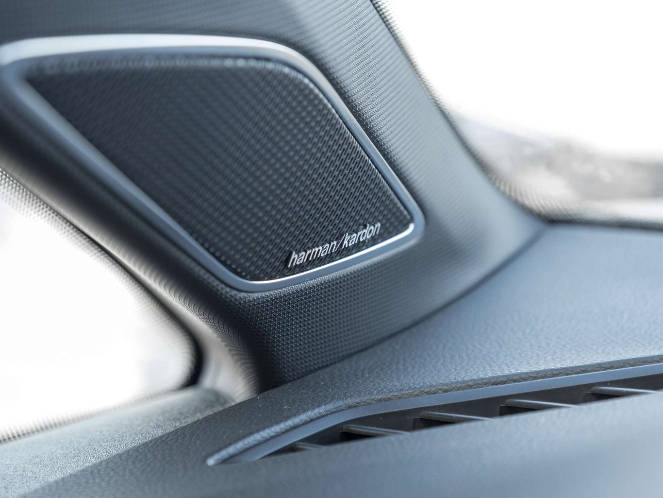 2024 Volkswagen Golf R GOLF R H/K AUDIO CAR PLAY LOW KMS