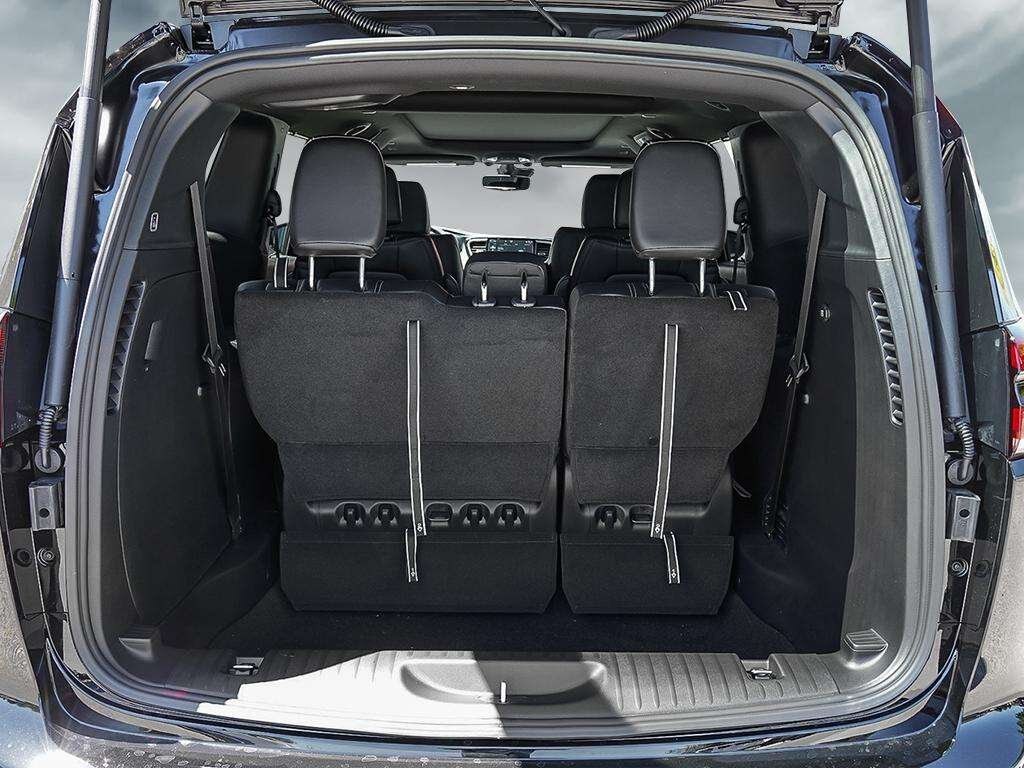 2027 Chrysler Pacifica Select