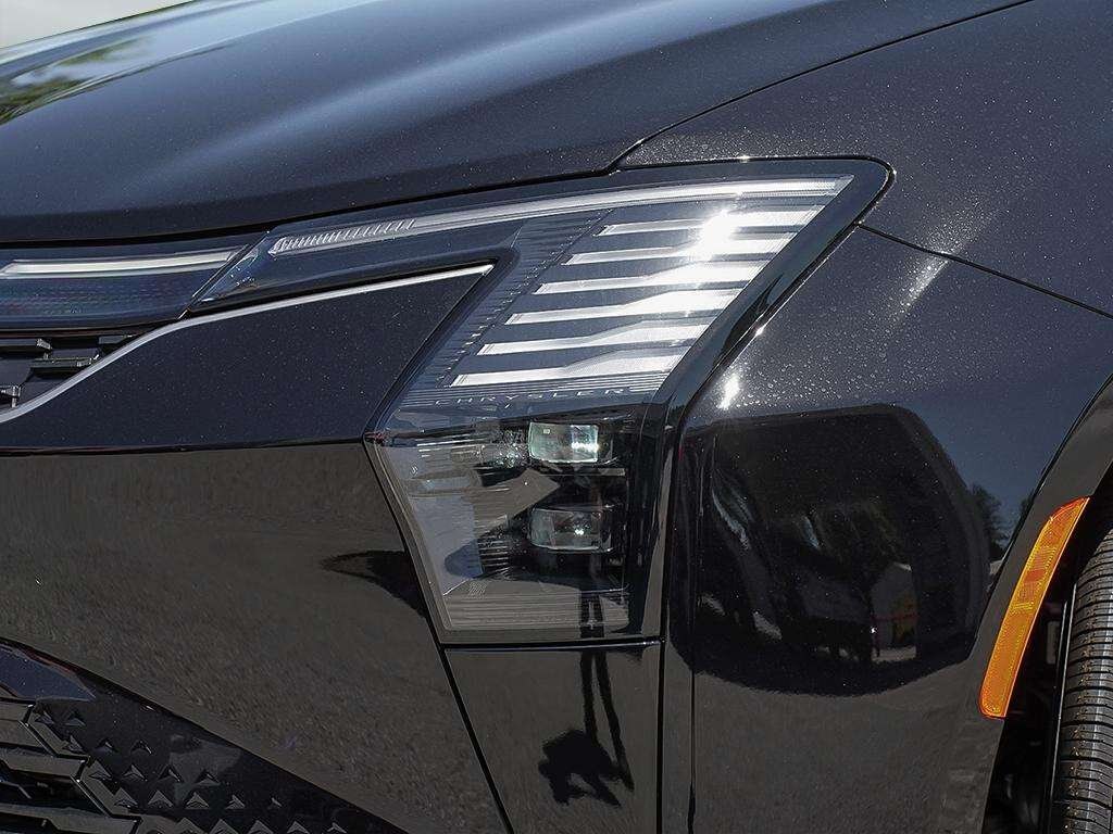 2027 Chrysler Pacifica Select