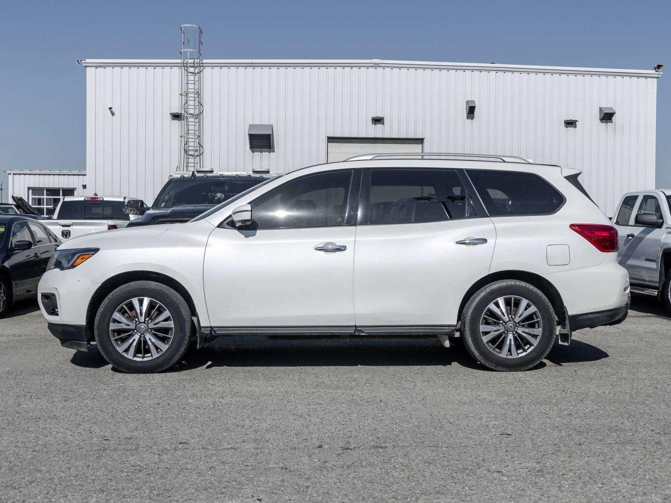2019 Nissan Pathfinder SL PREMIUM LEATHER SUNROOF SOLD AS TRADED