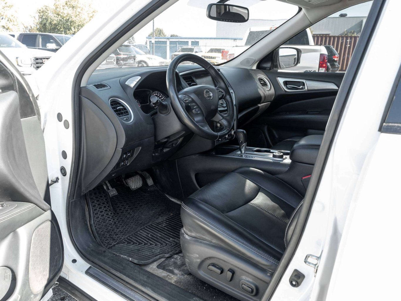 2019 Nissan Pathfinder SL PREMIUM LEATHER SUNROOF SOLD AS TRADED