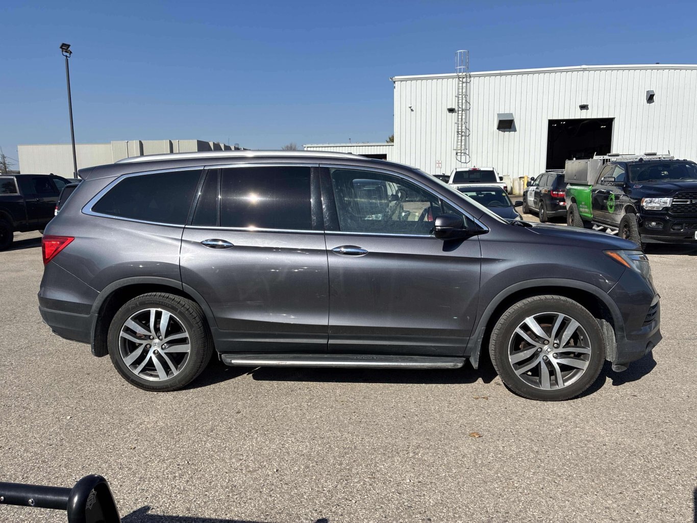 2017 Honda Pilot TOURING LEATHER SUNROOF SOLD AS IS AS TRADED