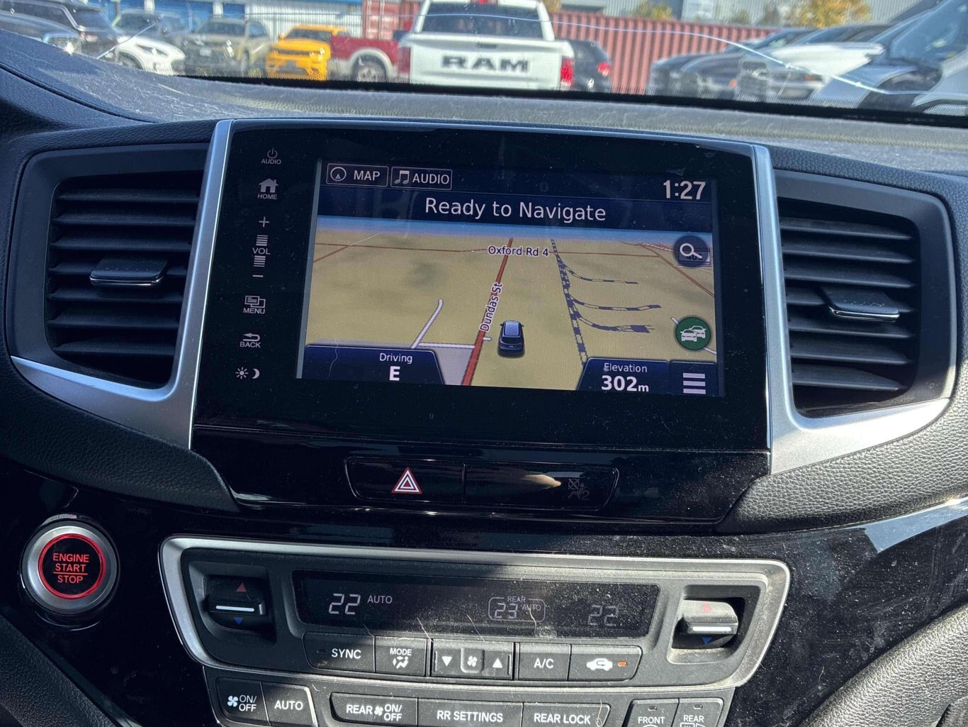 2017 Honda Pilot TOURING LEATHER SUNROOF SOLD AS IS AS TRADED