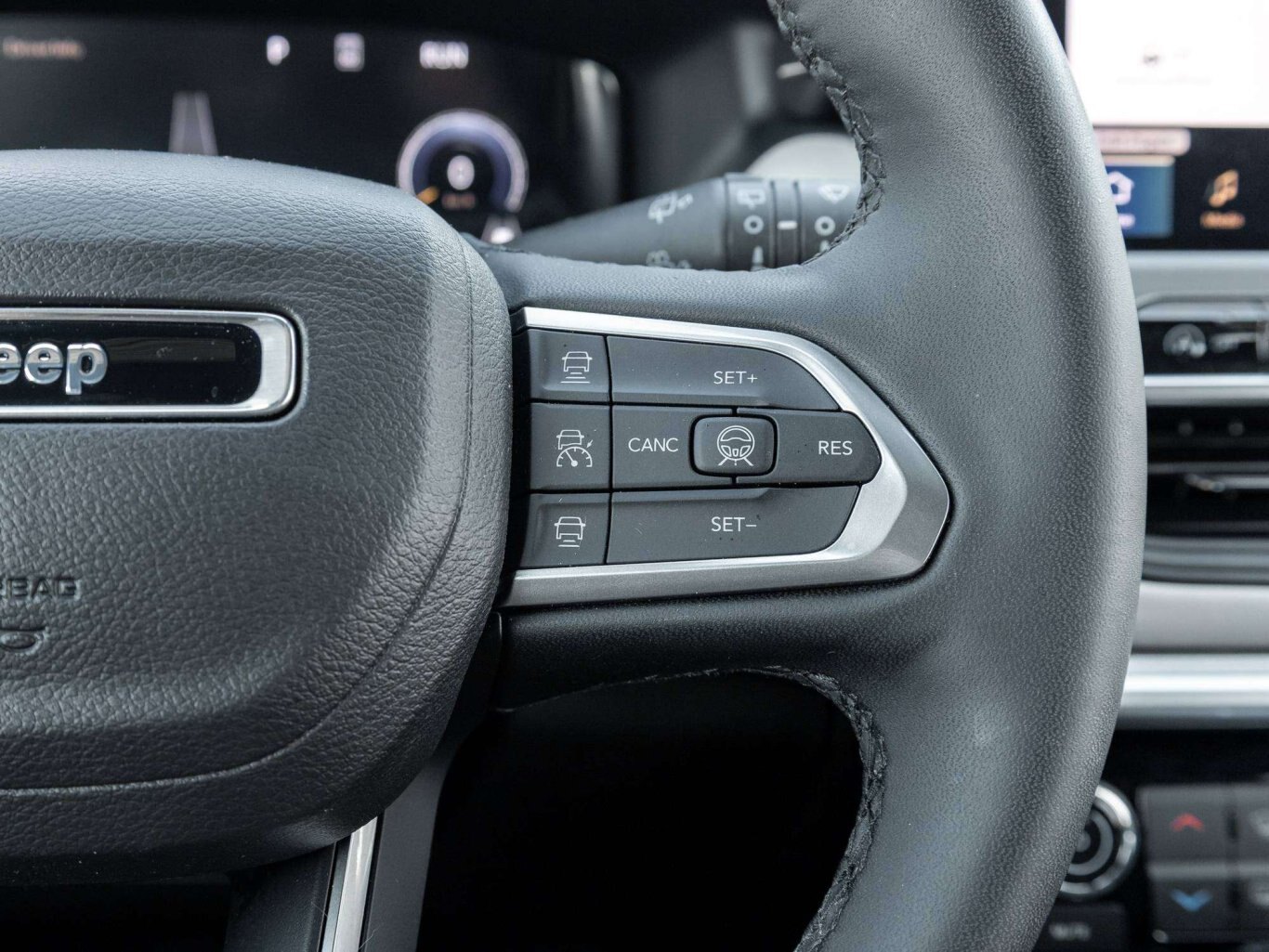 2024 Jeep Compass LIMITED BLIND SPOT POWER DOORS KEYLESS ENTRY