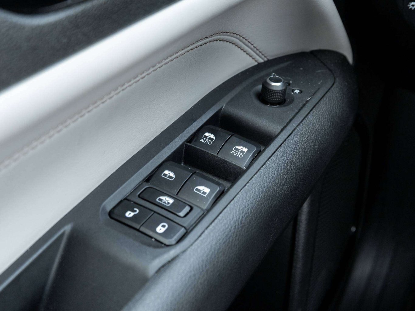 2024 Jeep Compass LIMITED BLIND SPOT POWER DOORS KEYLESS ENTRY