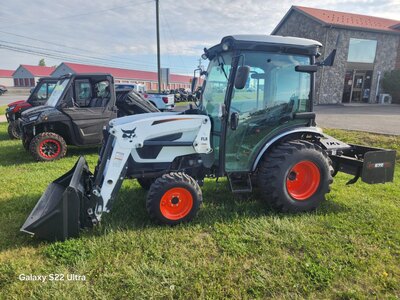 Bobcat CT2540 Compact Tractor/Box scraper/Front End Loader