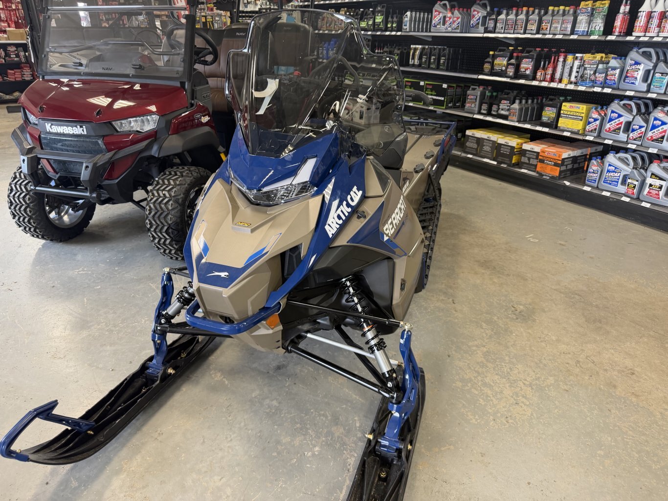 2027 Bearcat 858 LT EPS 153 x 1.6 W/G8 Display