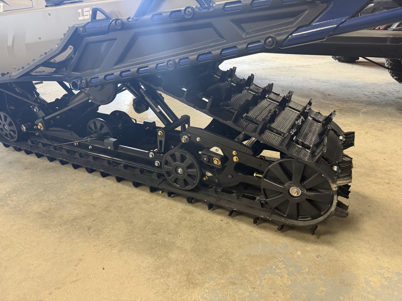 2027 Bearcat 858 LT EPS 153 x 1.6 W/G8 Display