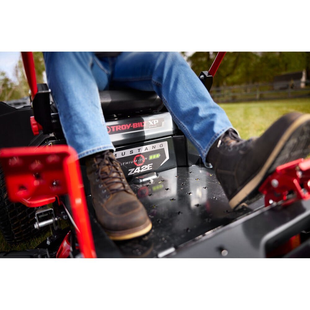 Troy Bilt Mustang™ Z42E XP Battery Powered Zero Turn Mower 34ABB2CSB66