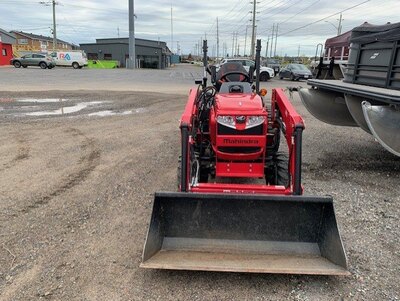 2022 Mahindra Max 26 XLT open station diesel tractor
