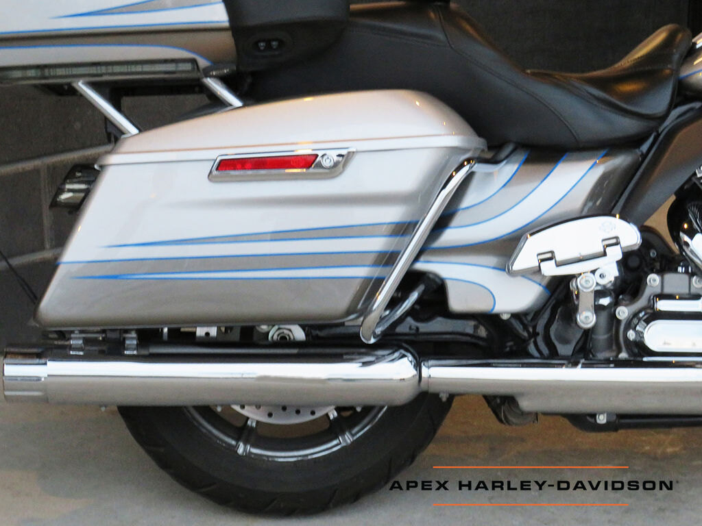 2016 Harley Davidson FLTRUSE CVO Road Glide Ultra