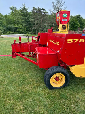 1999 New Holland 575