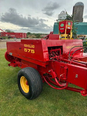 1999 New Holland 575