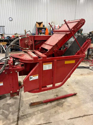 1999 New Holland 575