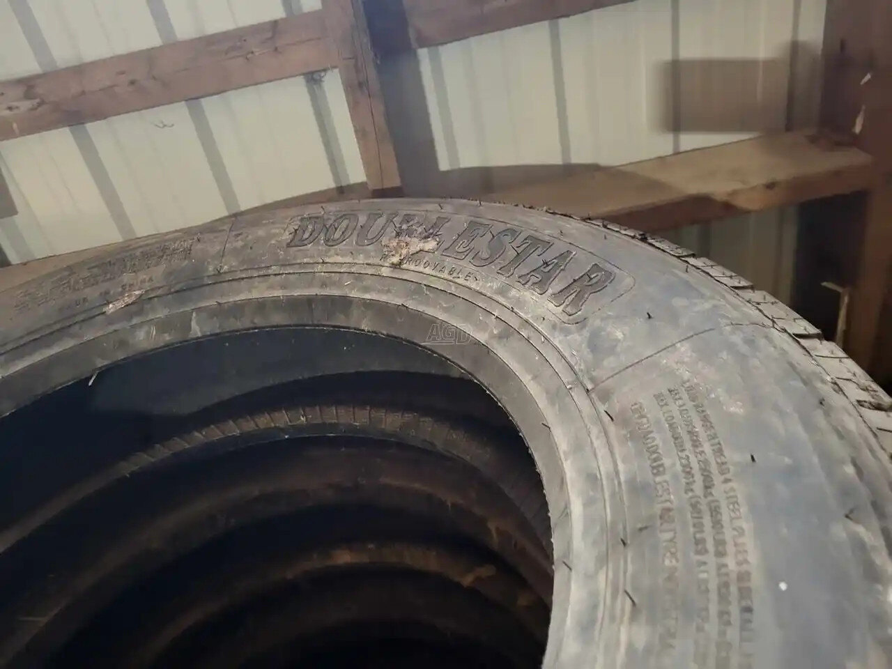 0 ***MANUFACTURER NOT SPECIFIED*** 255/70R22.5