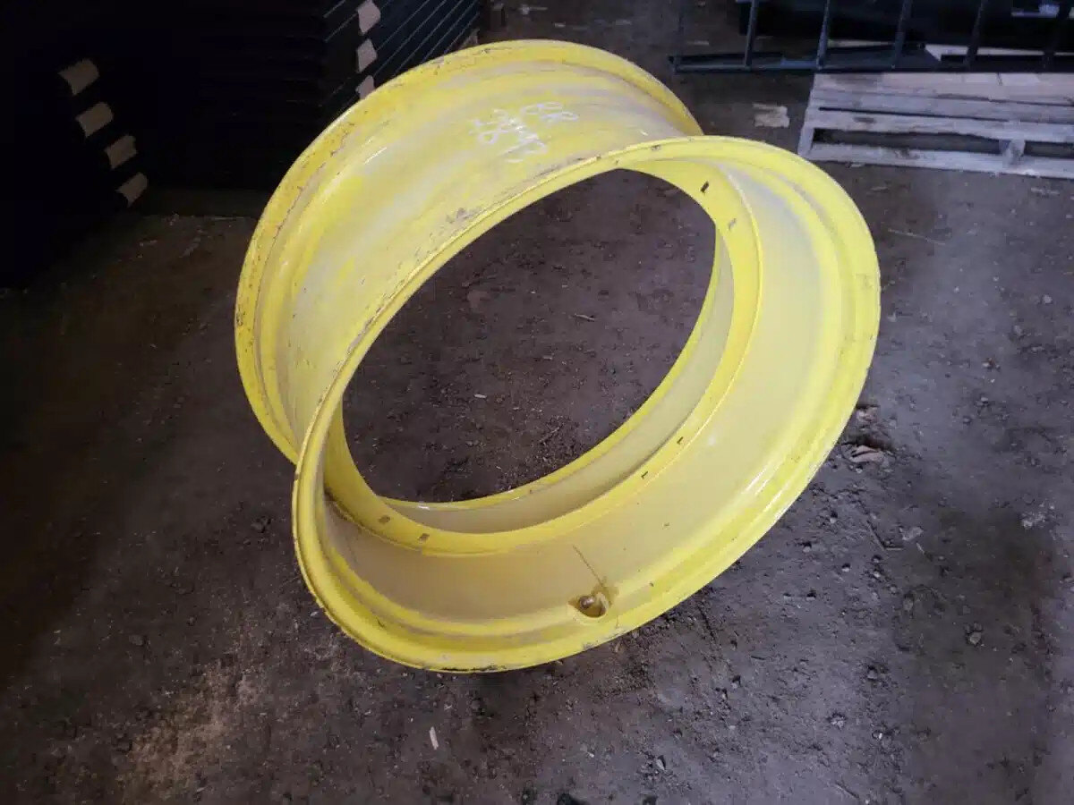 B.S Farm様 Tires - Bach-Run Farms Ltd. Listowel, Ontario