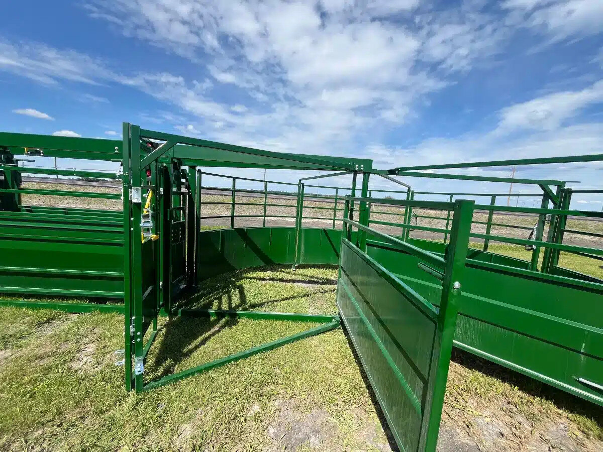 2025 Arrowquip 8818